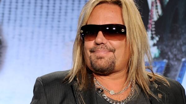 Vince Neil Stopped By To Sing Zeppelin With Sammy Hagar And The Circle